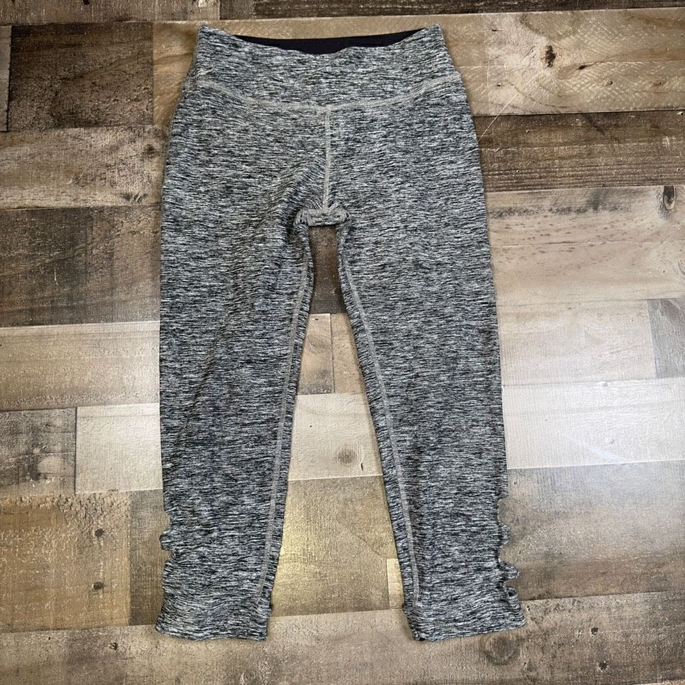 Beyond Yoga Women’s Size Medium Athletic Crop Legging Heather Grey Bottoms